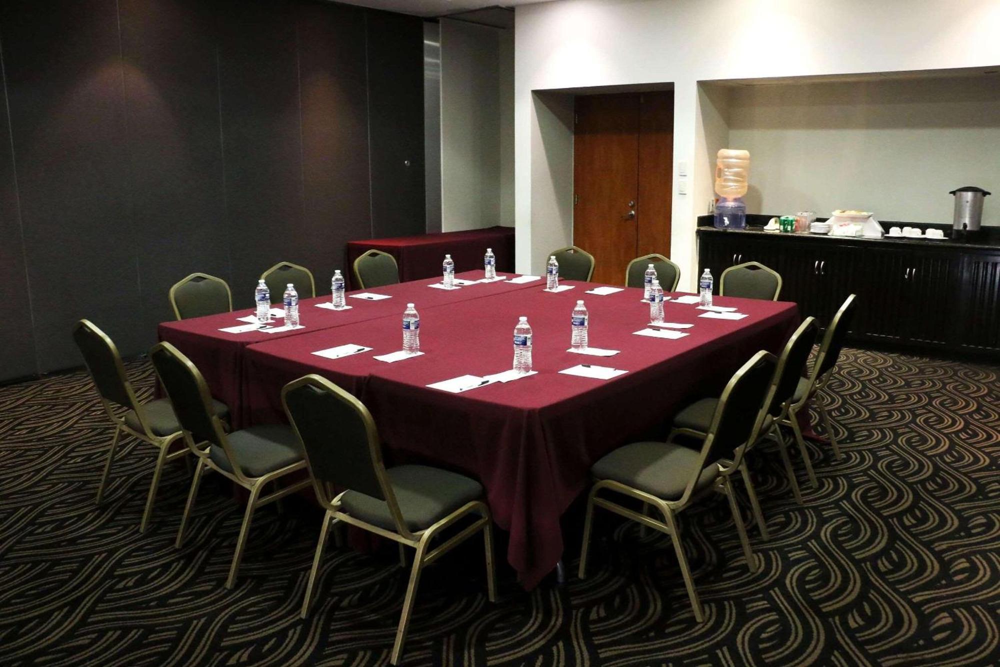 Radisson Poliforum Plaza Hotel León Eksteriør bilde