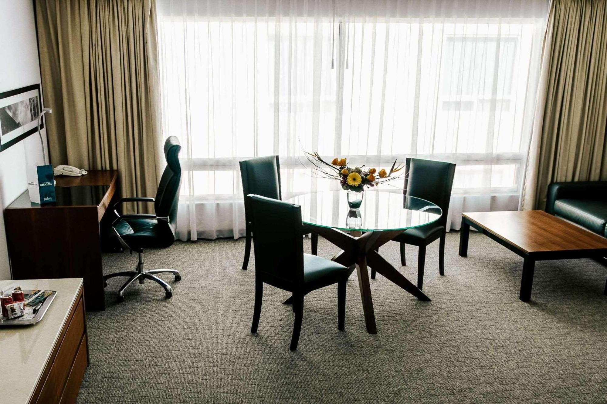 Radisson Poliforum Plaza Hotel León Eksteriør bilde