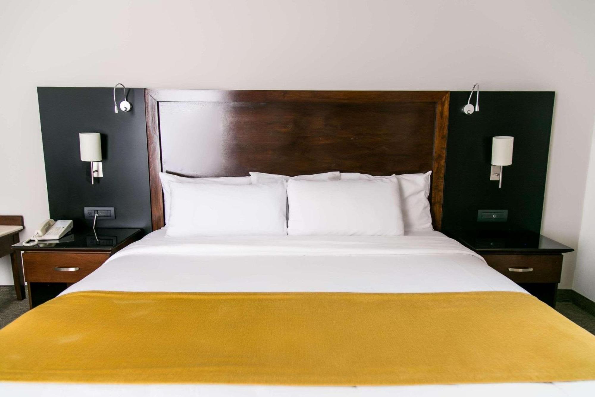 Radisson Poliforum Plaza Hotel León Eksteriør bilde